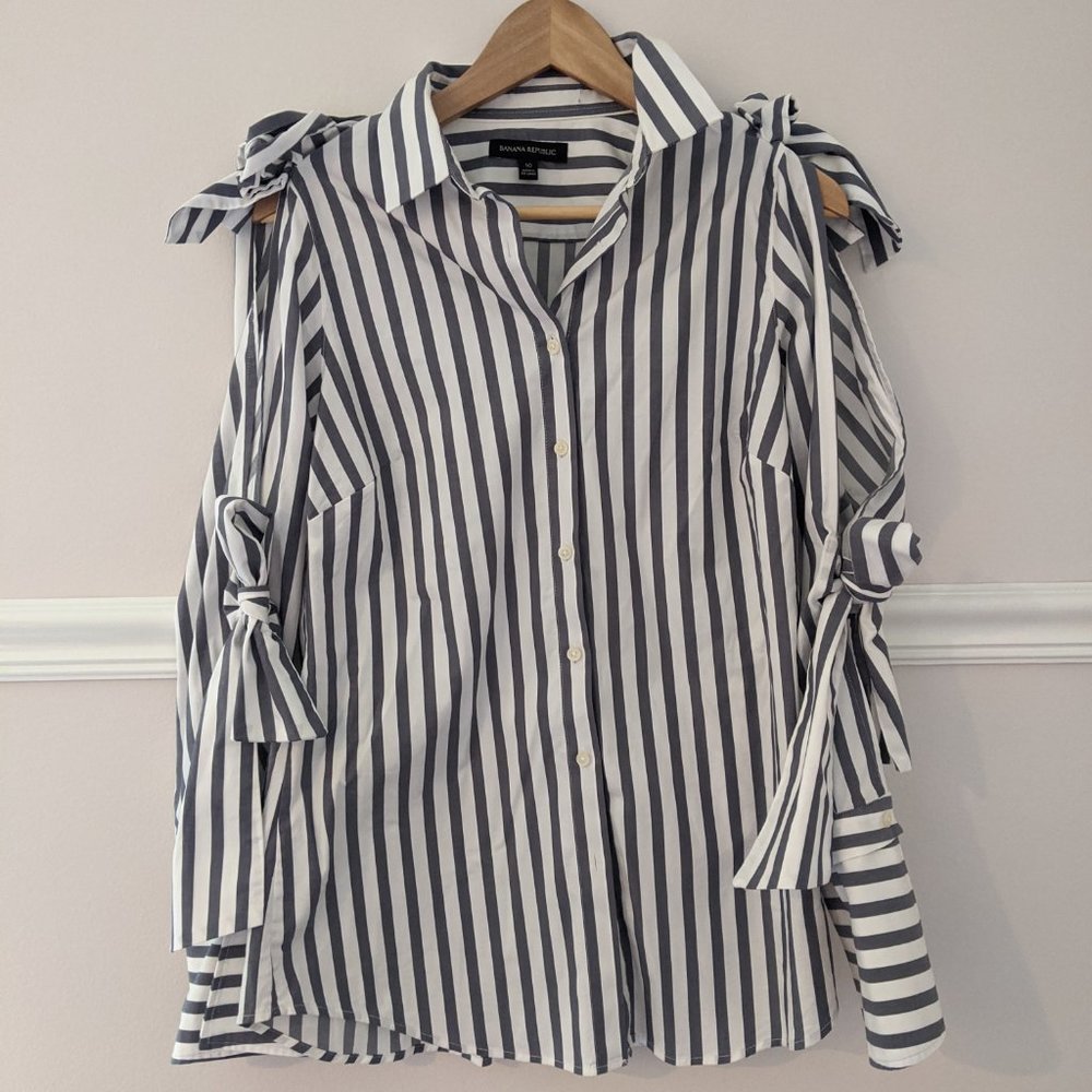 Banana Republic Button Down with cold sleeves